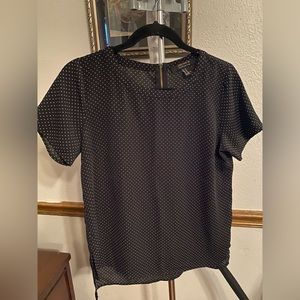 Forever 21, size M, navy blue, polka dot short sleeve blouse.